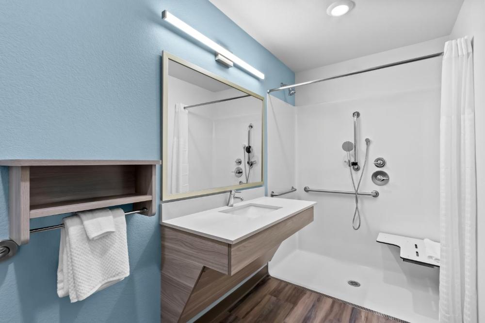 Room image 4