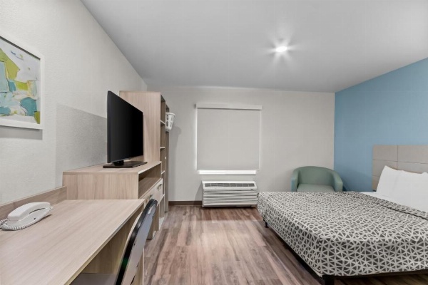 WoodSpring Suites Gilbert - Mesa Gateway Airport image 12