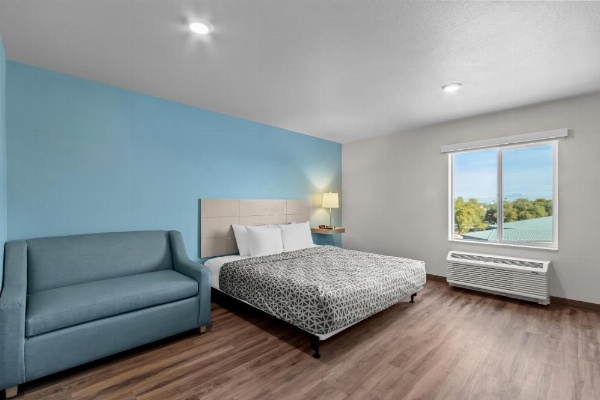 WoodSpring Suites Gilbert - Mesa Gateway Airport image 8